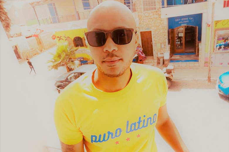 Puro Latino tee shirt jaune